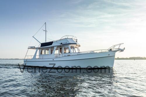 Tekniset tiedot ja arvostelut